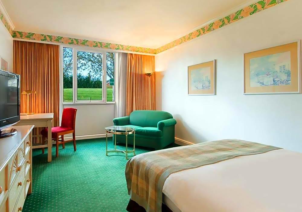 Bromsgrove Hotel And Spa Exterior photo