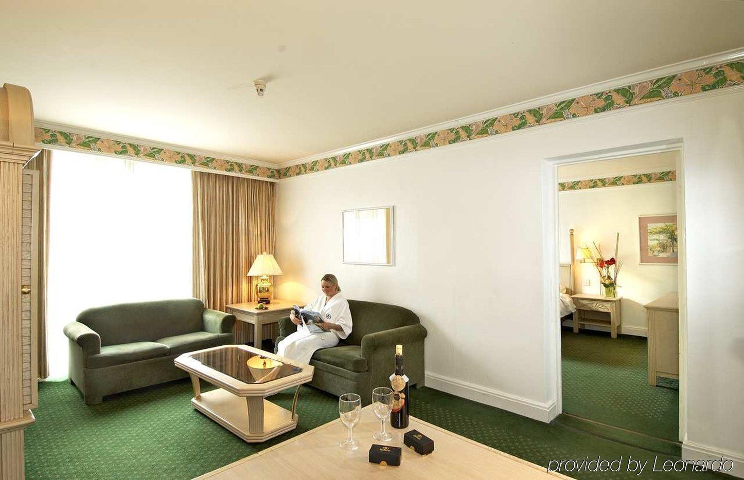 Bromsgrove Hotel And Spa Room photo